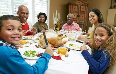 thanksgiving-dinner-family.jpg