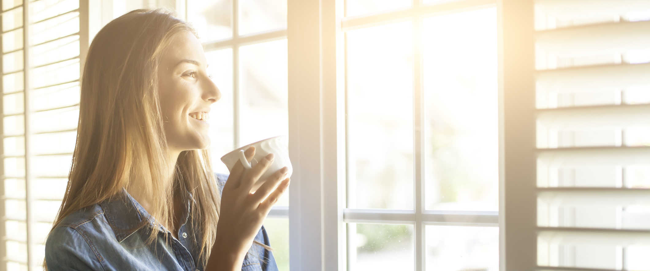 woman drinking coffee